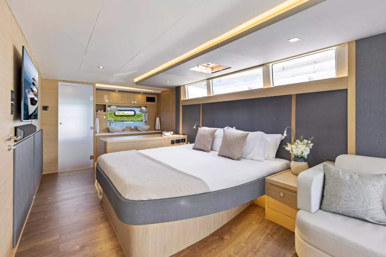 Aquila-50-owner-cabin.jpg
