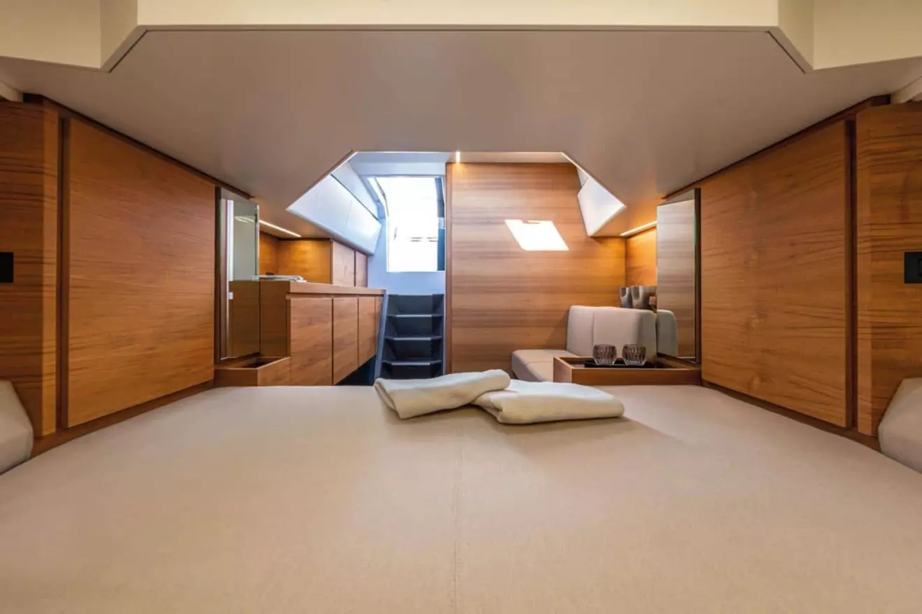wallytender 48 interior
