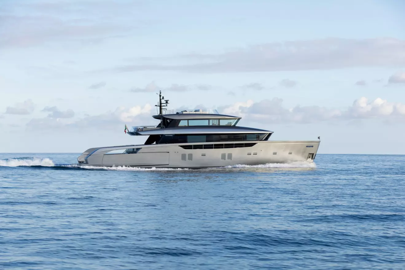 Sanlorenzo SX120 profile