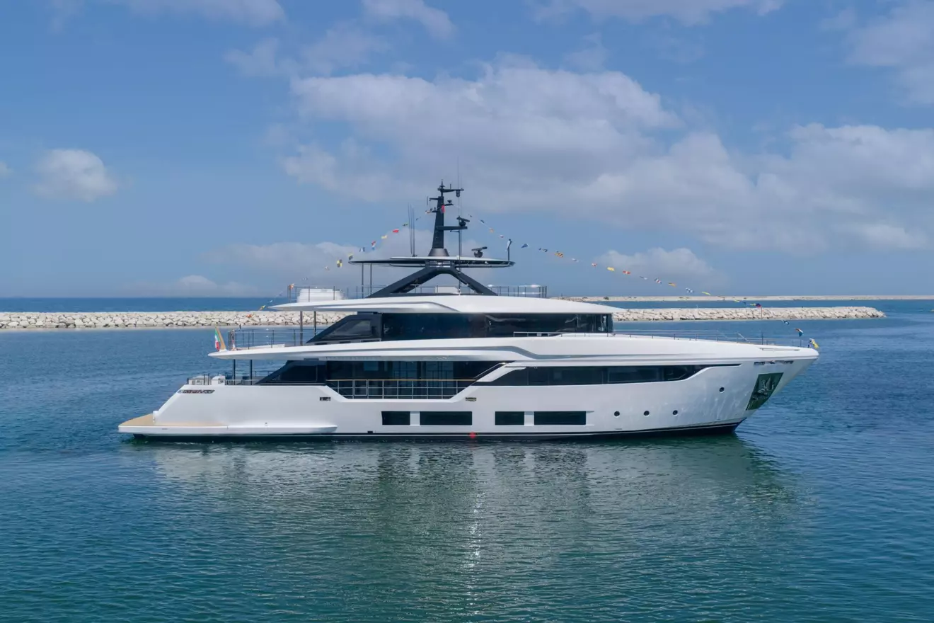 Custom Line Navetta 35 - side view.jpg