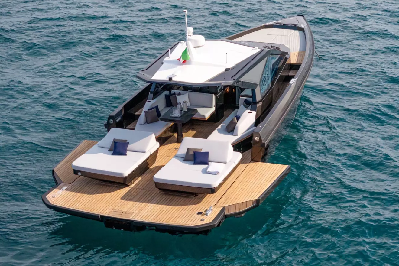 wallypower50 aft lounge area