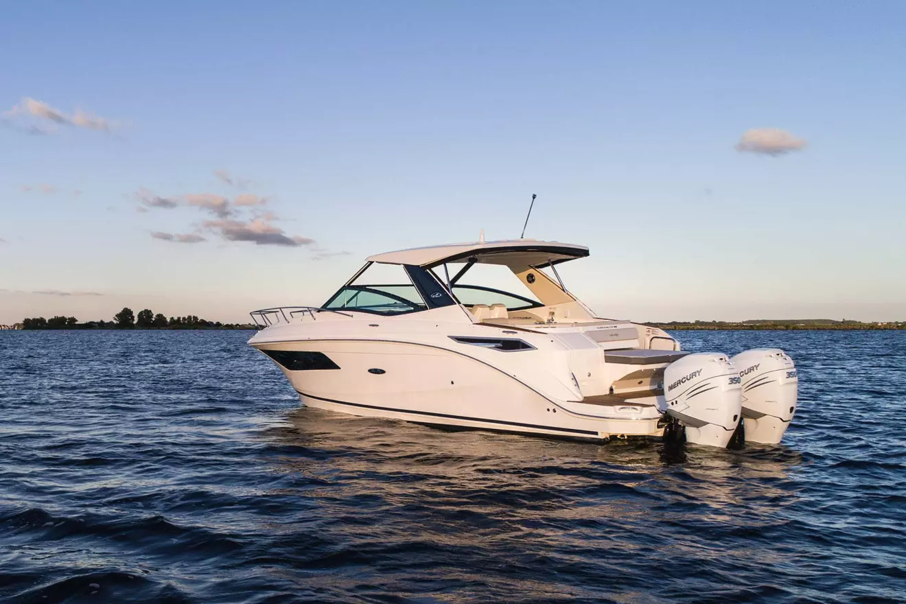 exterior lines sea ray 320