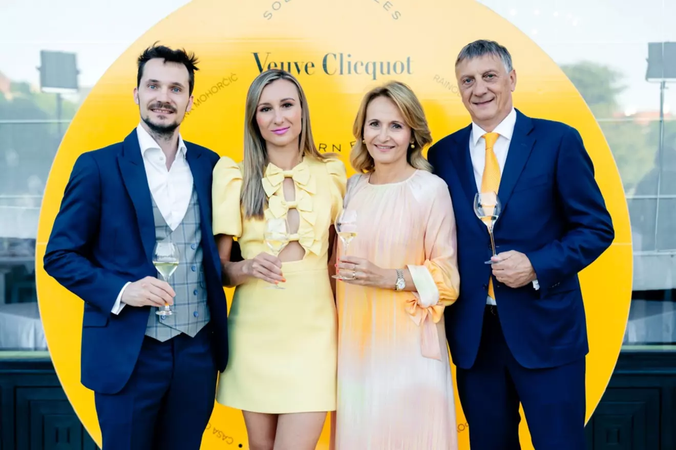 Veuve-Clicquot-Solaire-Tables-1.jpg