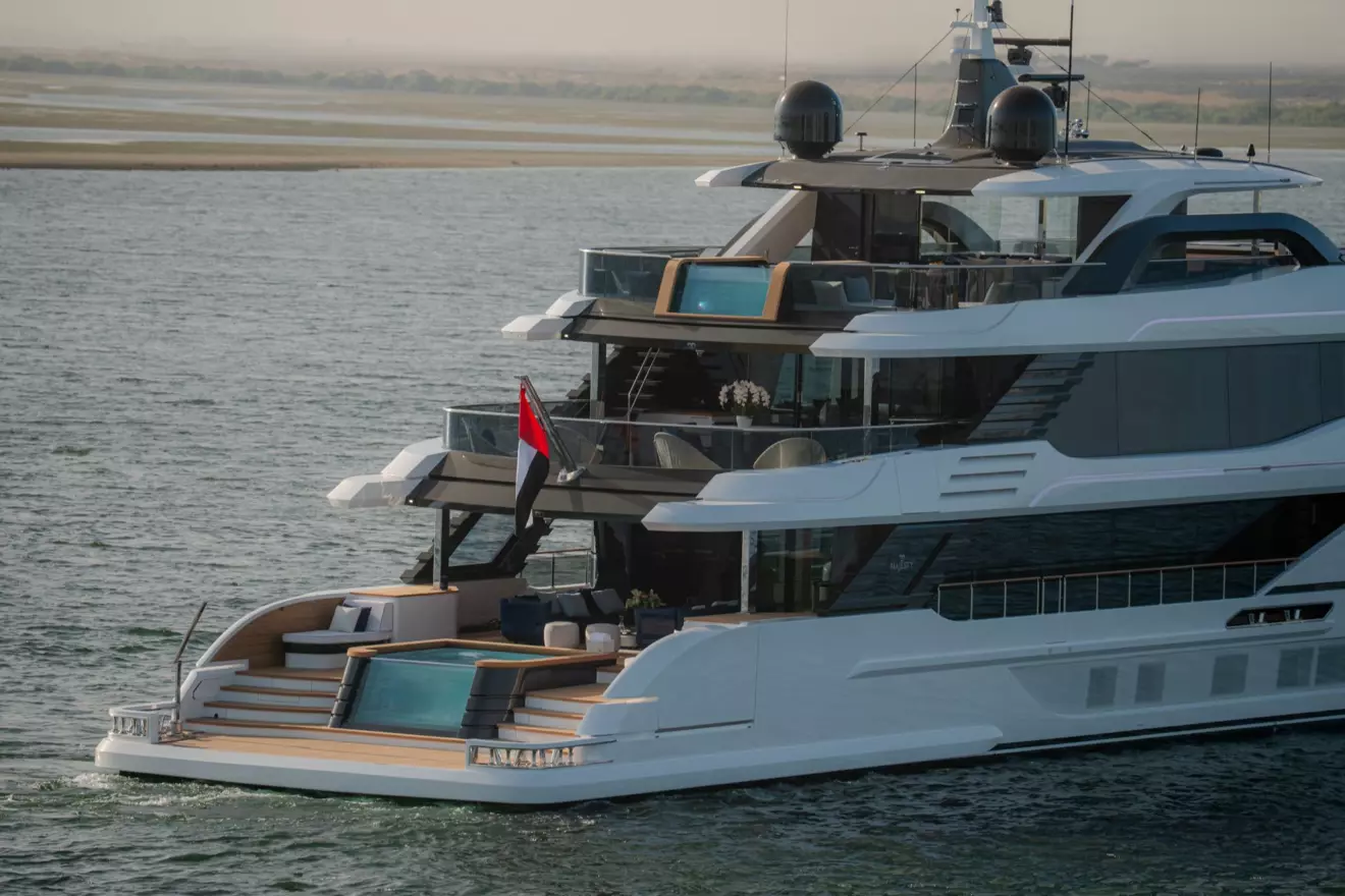 Majesty 145 - stern view.jpg
