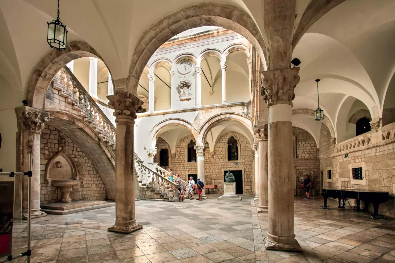 dubrovnik-knezev-dvor-00.jpg