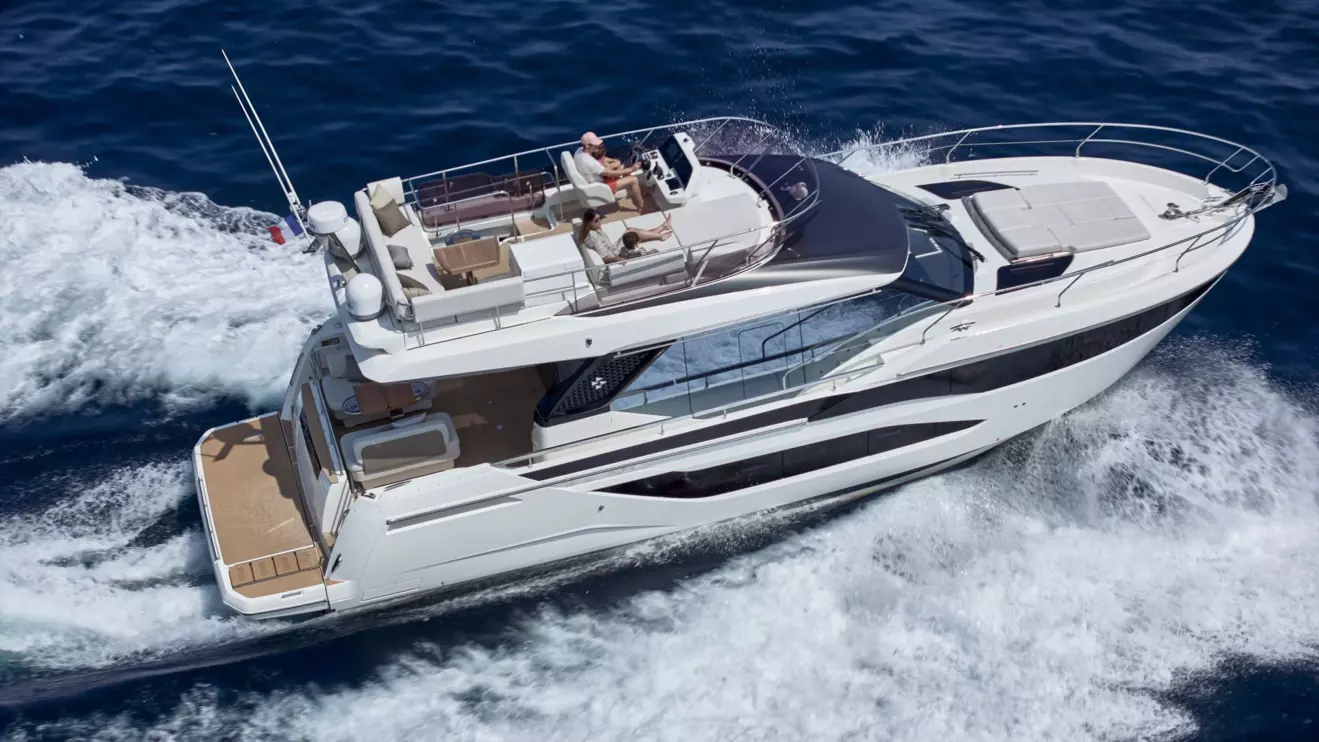 Prestige F 4.9 - cruising.jpg