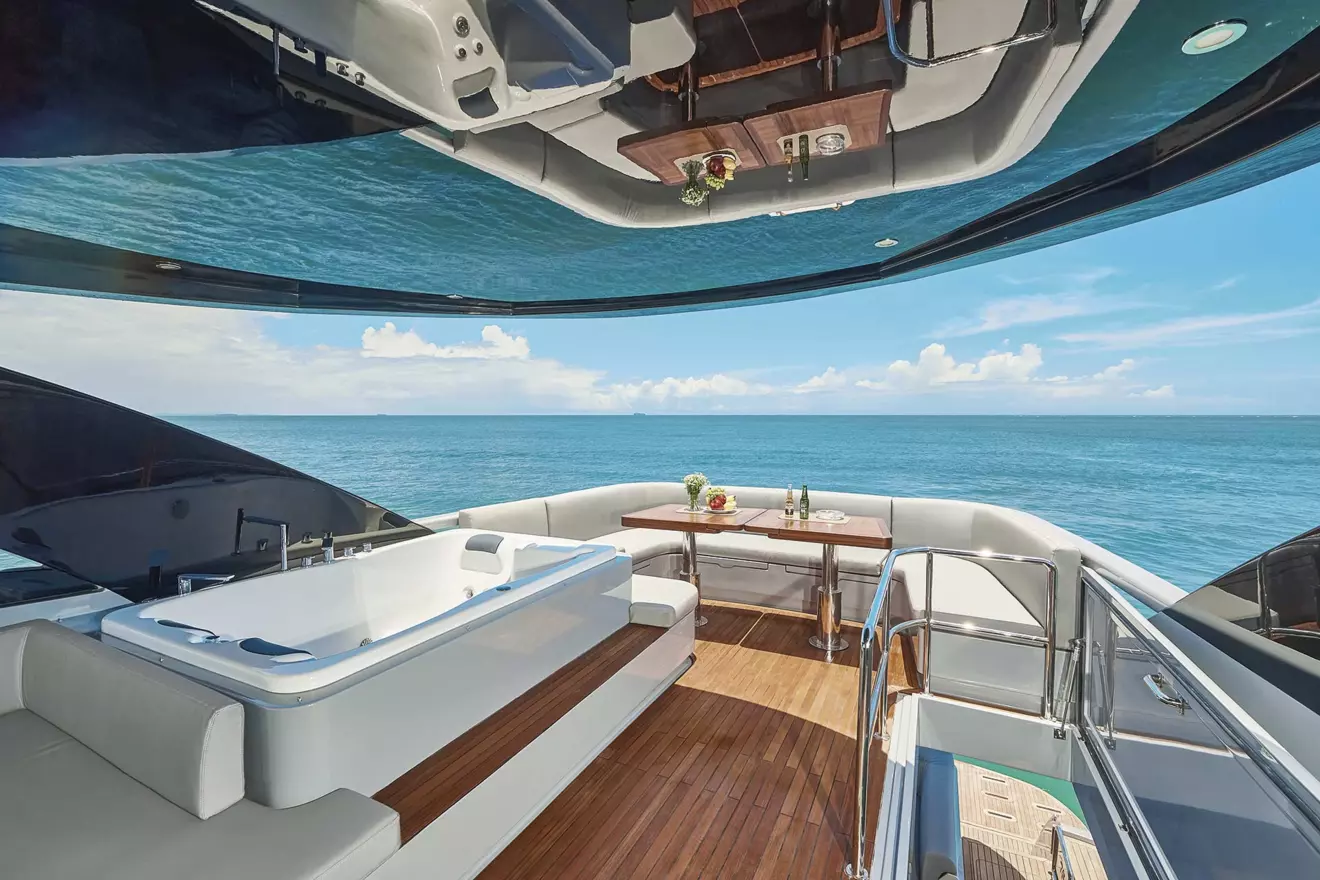 aquitalia-upper-deck-00.jpg