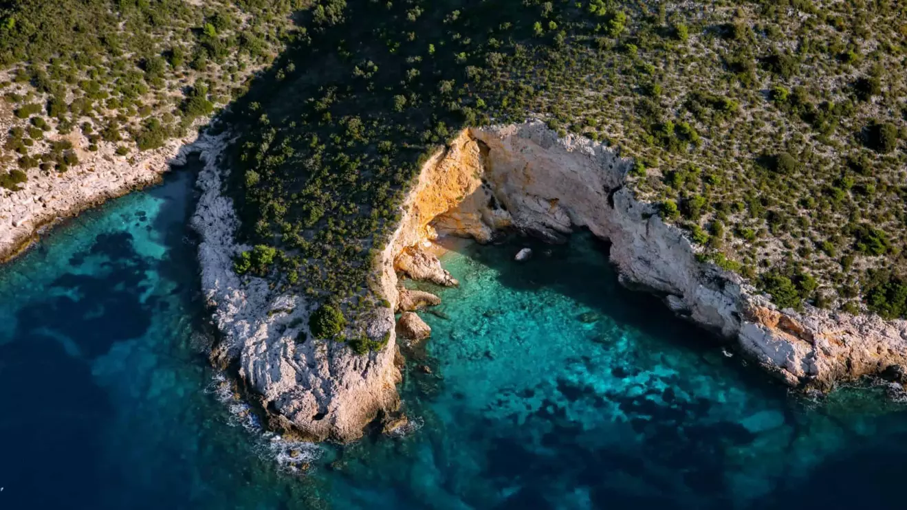 Otok Bi&scaron;evo panoramska fotografija