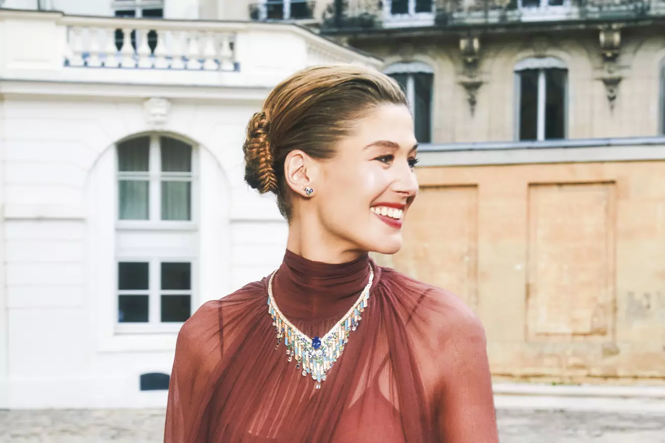 rosamund-pike-piaget.jpg