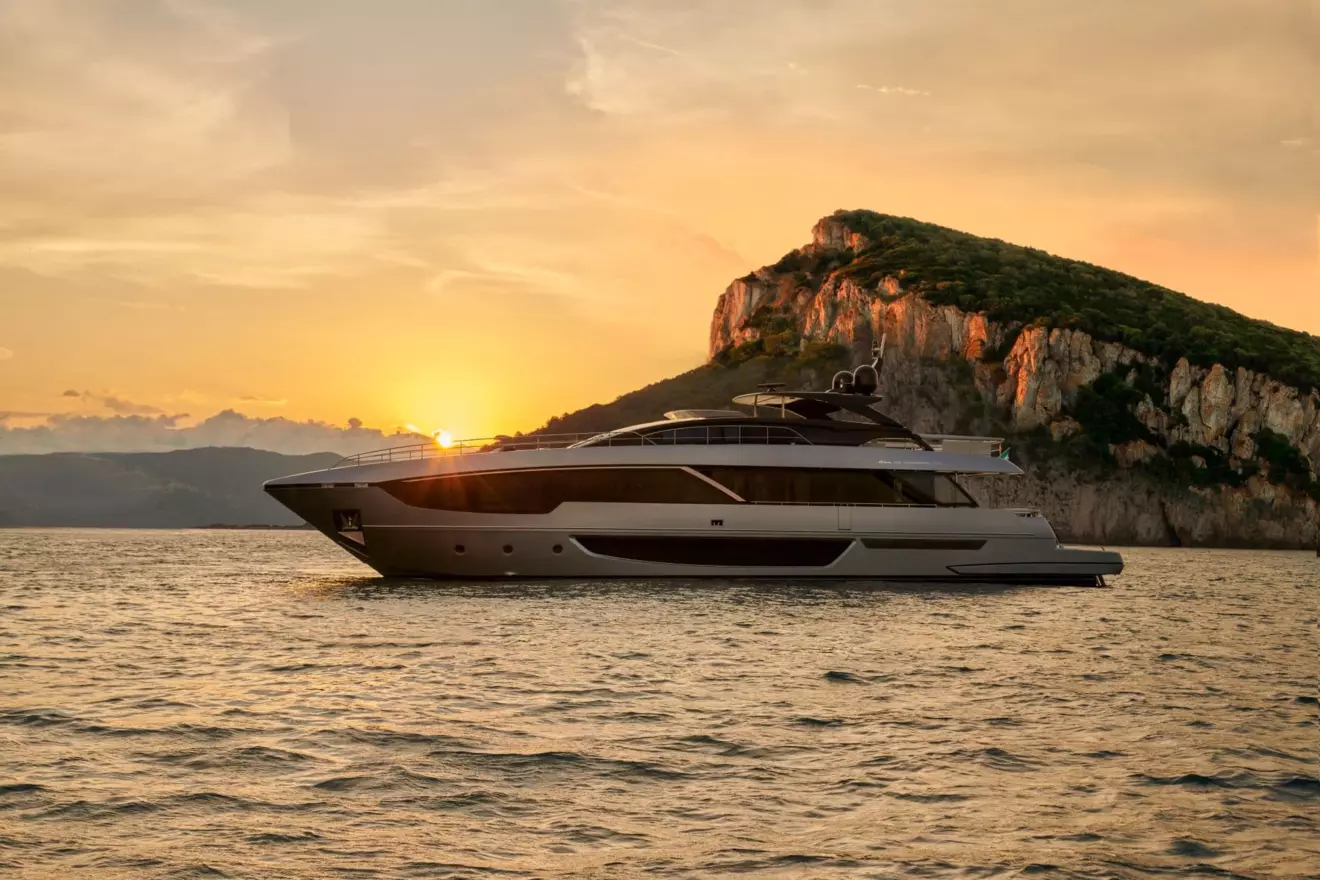 Riva 102 Corsaro Super exterior