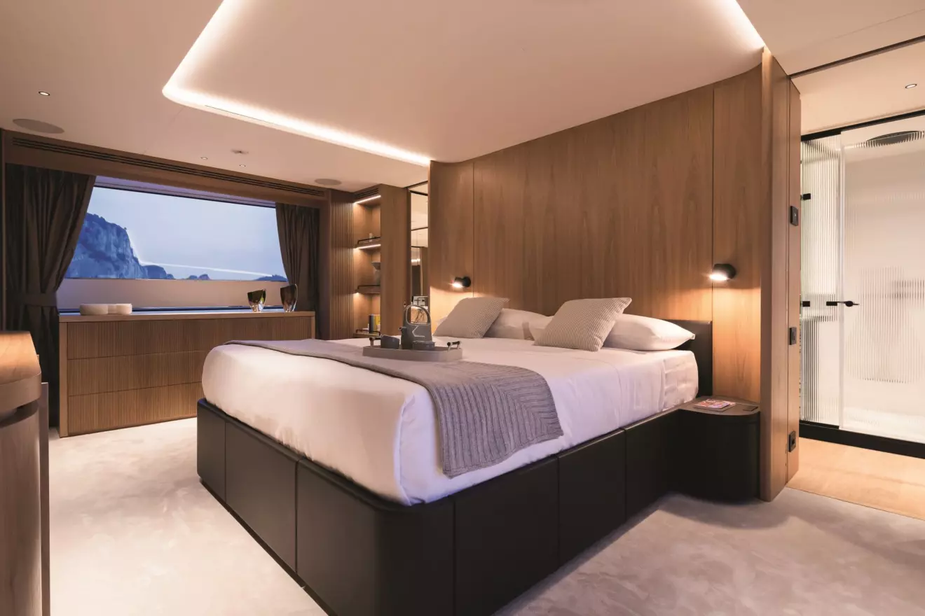 Benetti_Oasis-34M-4.jpg