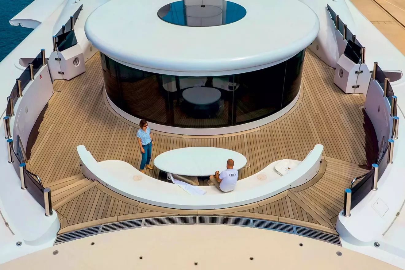 personal yacht stylist