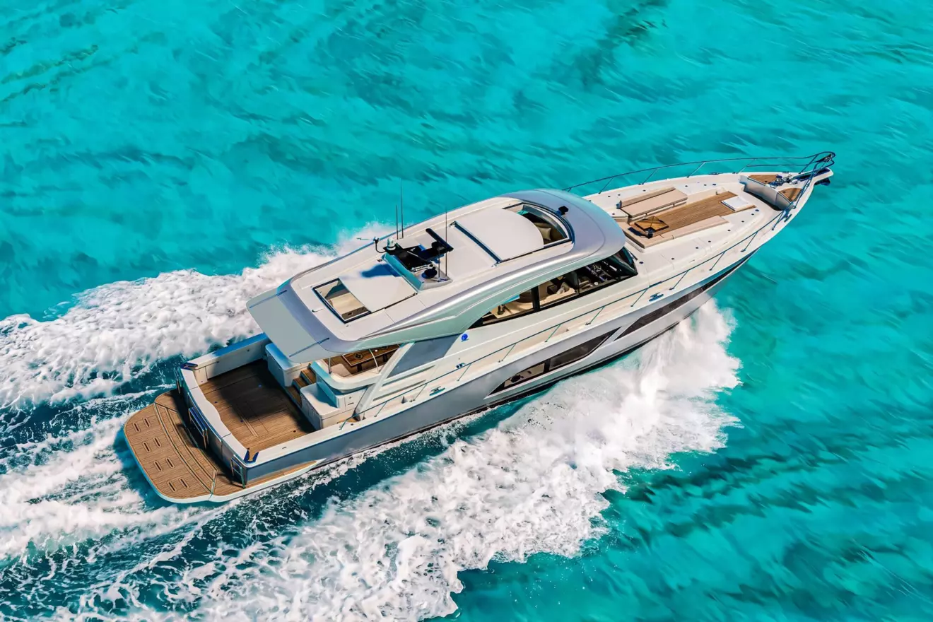 riviera-735-suv-aerial-cruising.jpg