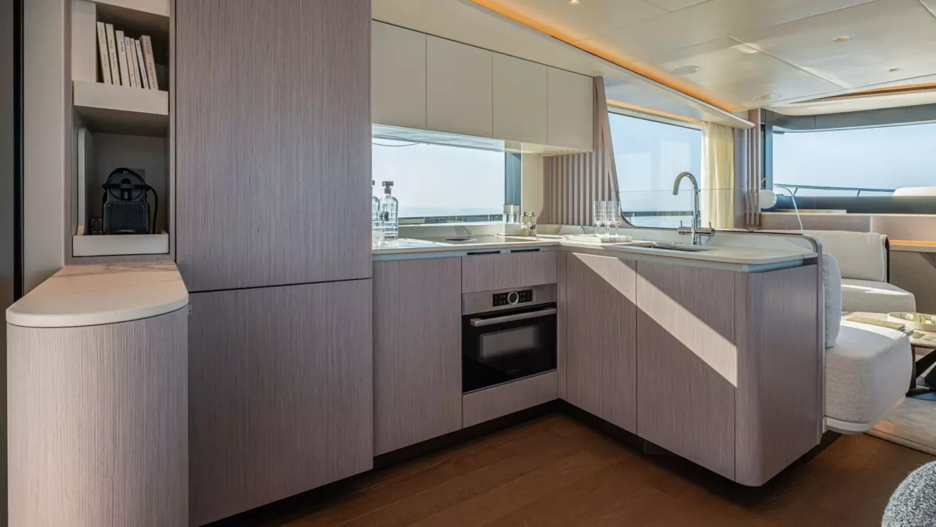 Absolute Navetta 62 kitchen
