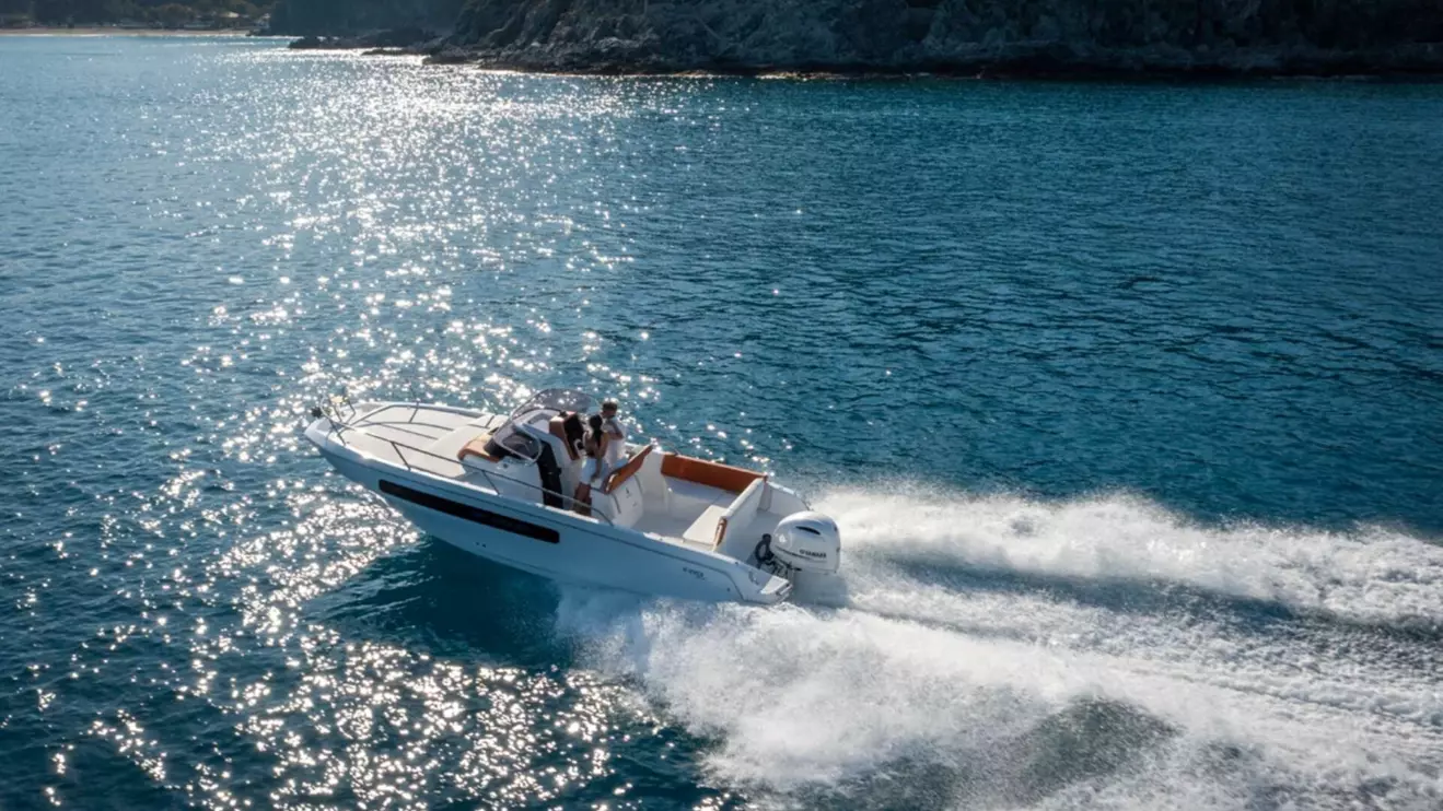 Capoforte CX240 Summer Edition: Radiant White Elegance with a