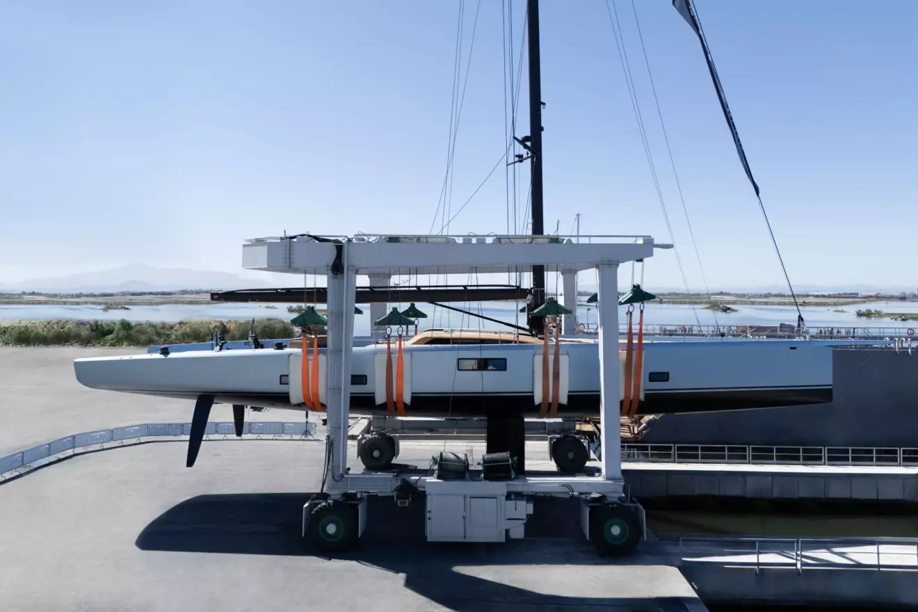 wallywind110-side-view.jpg
