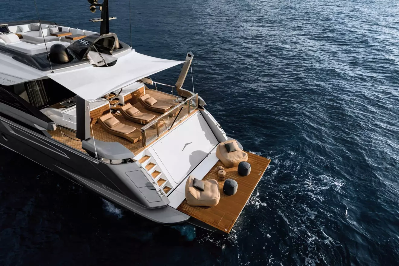 Azimut Grande S10 exterior