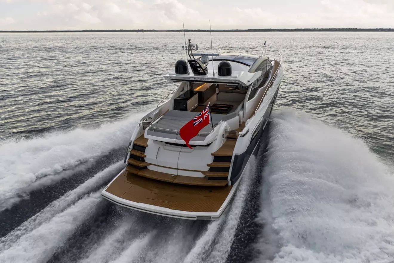 Sunseeker-Predator 75 exterior stern