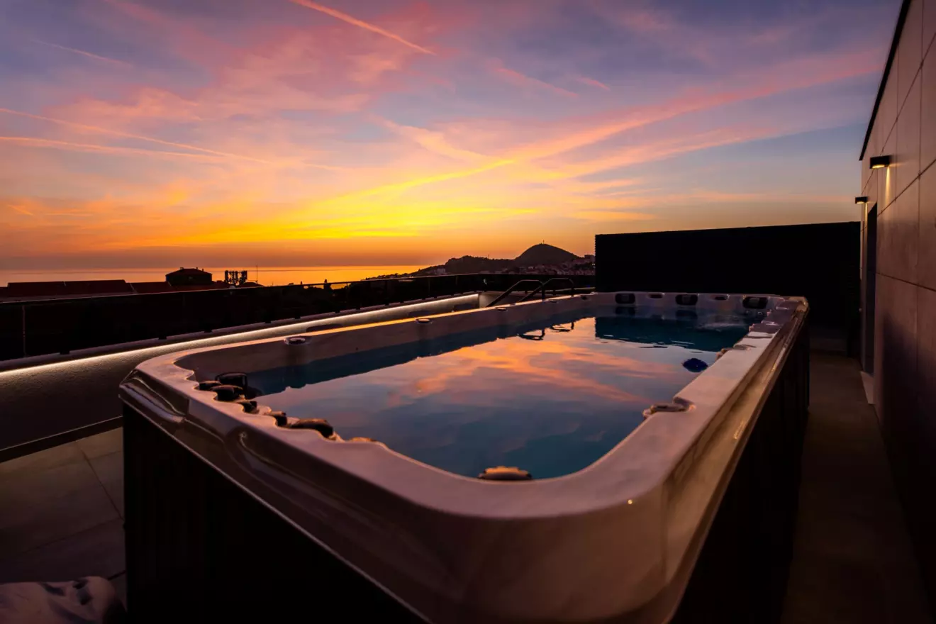 Cascade-vlaho-jacuzzi.jpg