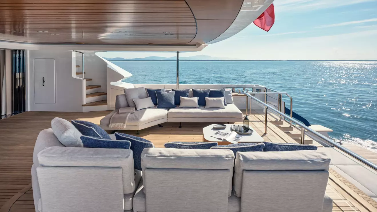 Maiora 36 Exuma - main deck aft.jpg