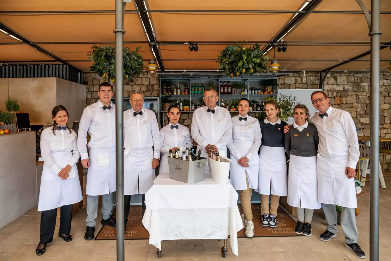 martinis-marchi-service-team.jpg