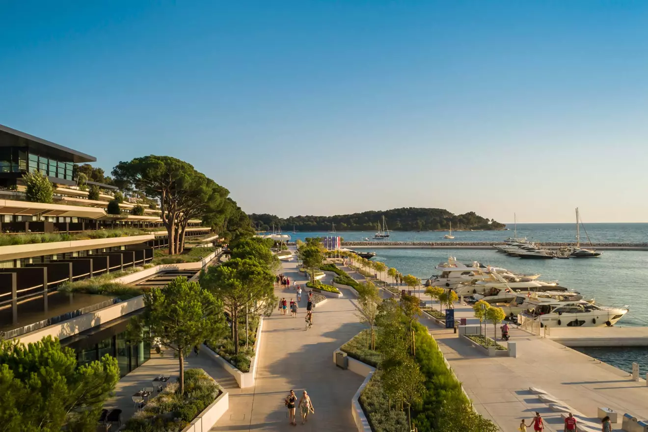 grand-park-hotel-rovinj-exterior-00.jpg