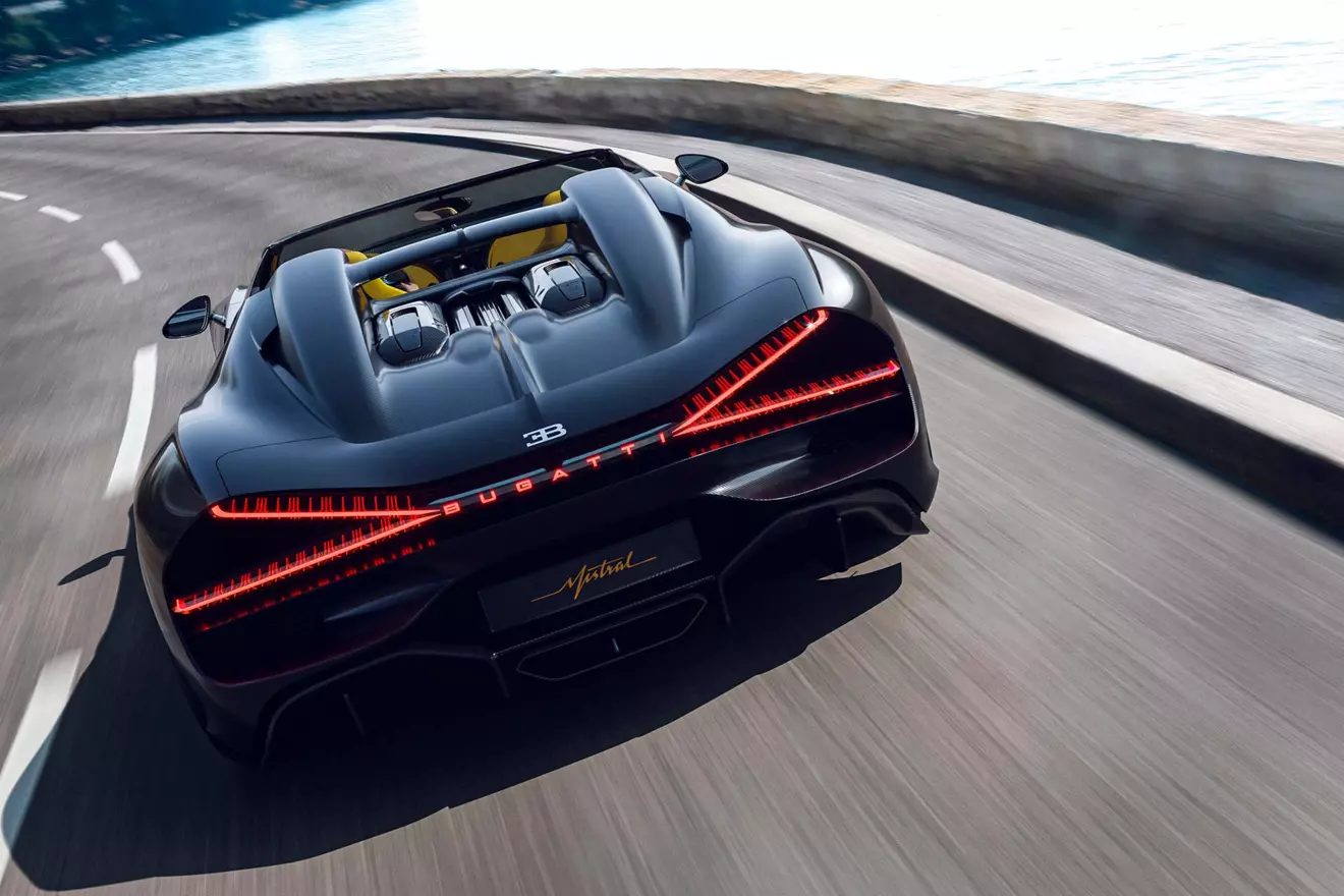 bugatti-mistral-01.jpg