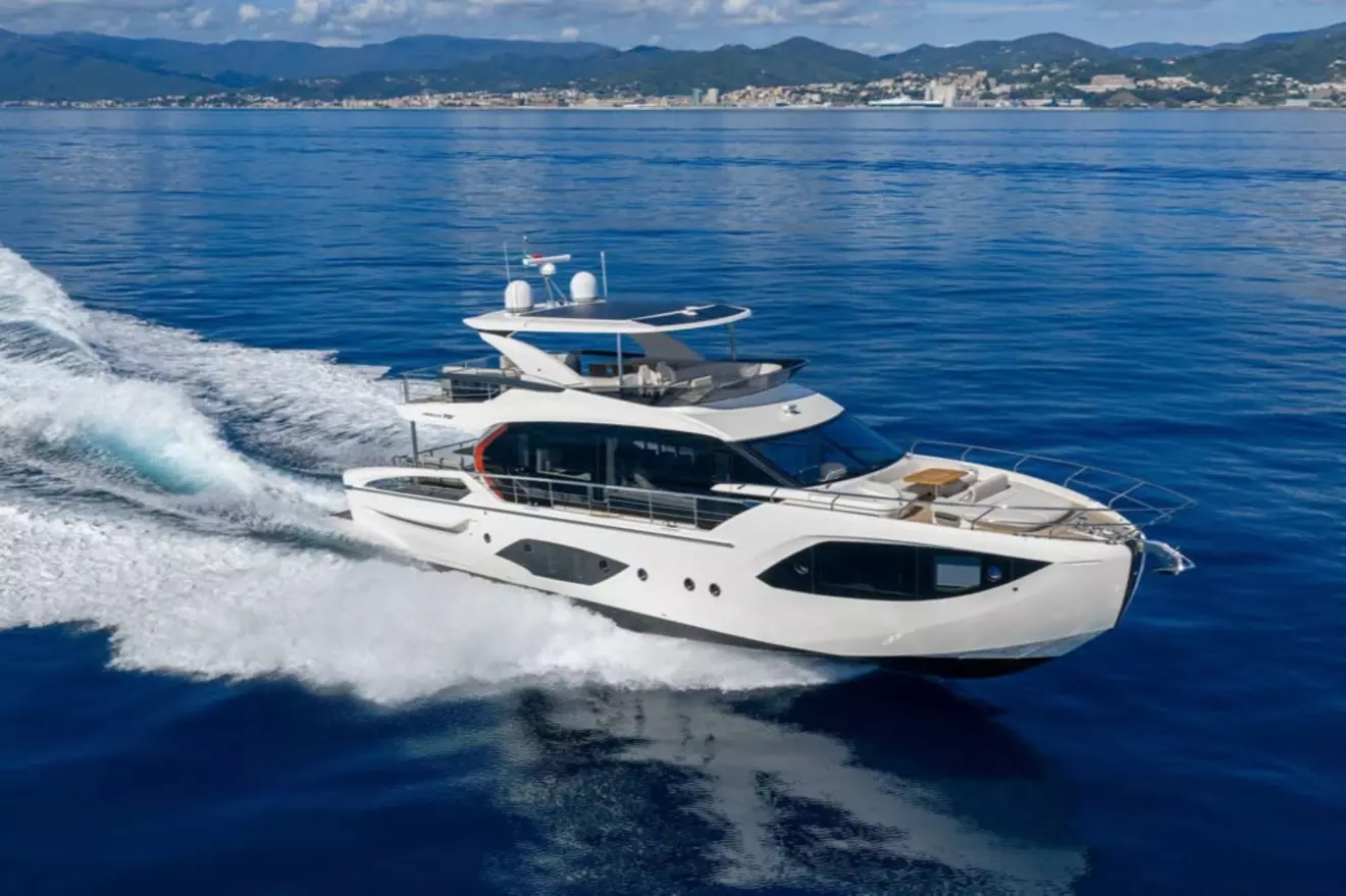 Absolute 70FLY - cruising.jpg