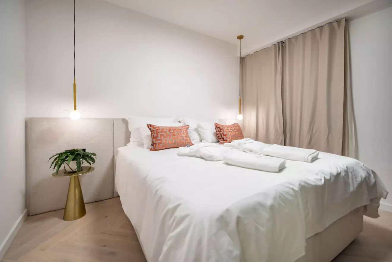 Cascade-apartment-Niko-bedroom.jpg