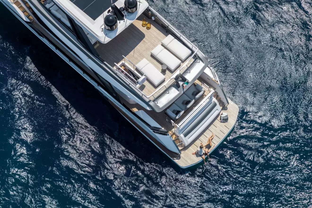 Ferretti Yachts 940-4.jpg