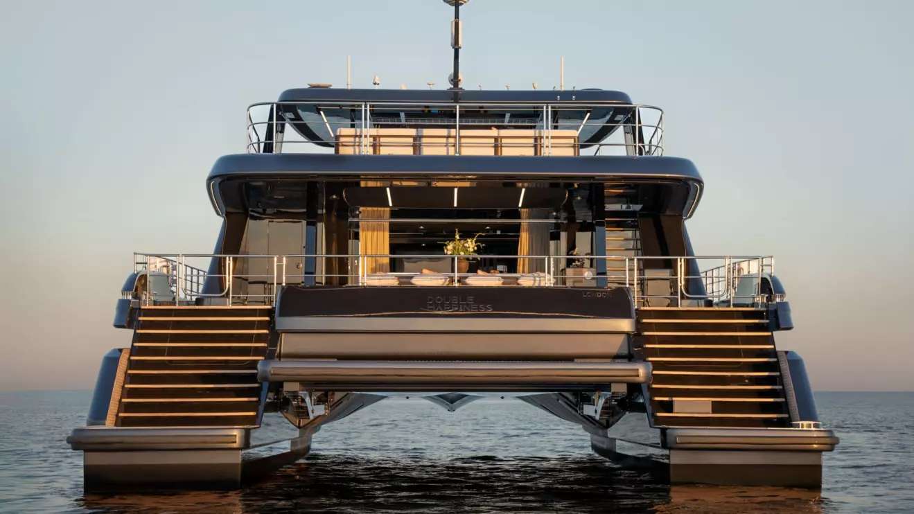 100 Sunreef Power Eco - aft platform.jpg