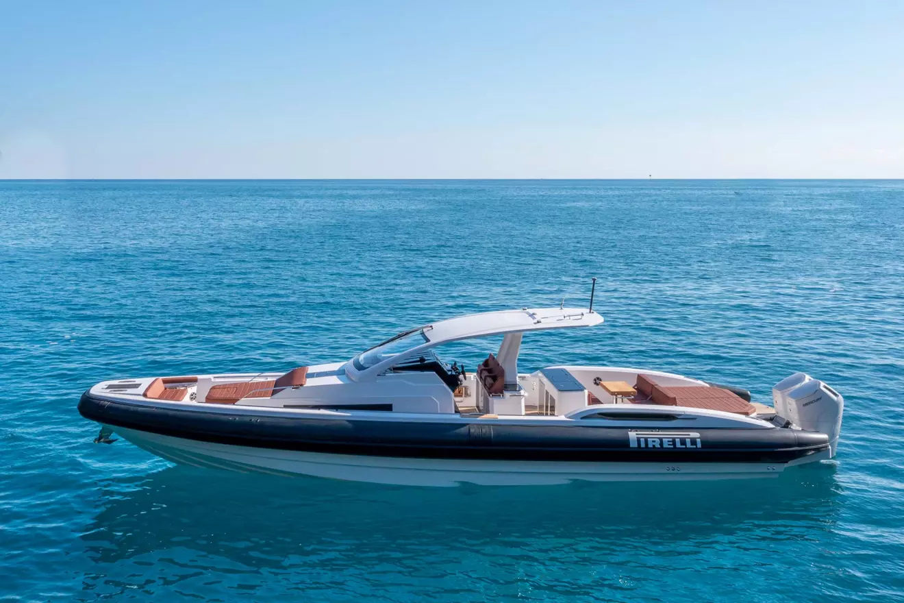 Pirelli 50 exterior