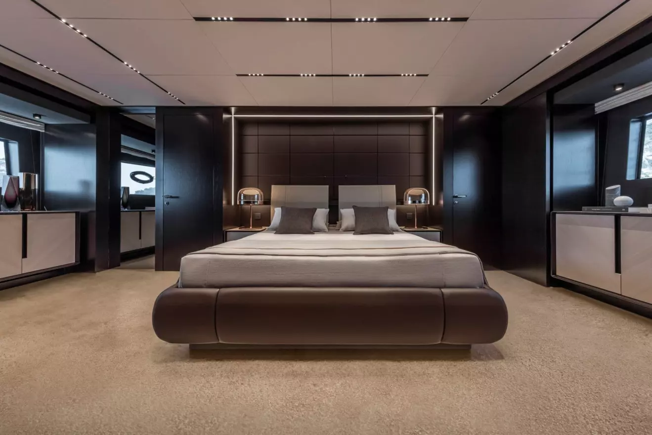 Pershing GTX116 master bedroom
