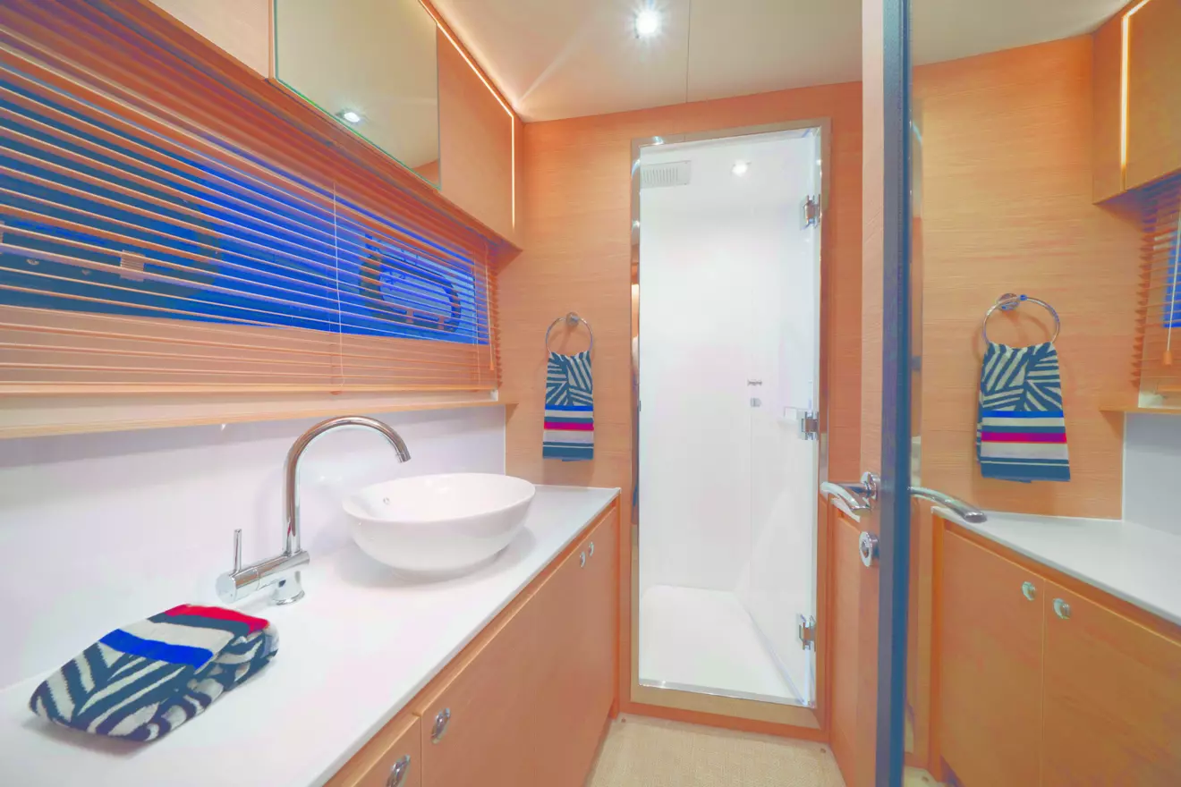Aquila-54-bathroom-02.jpg