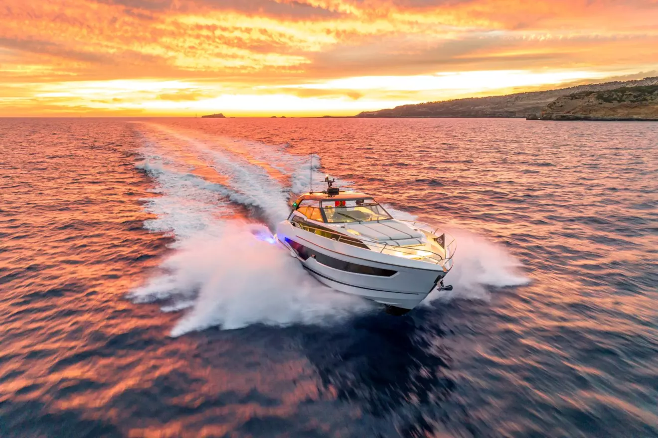 Sunseeker Superhawk 55 exterior