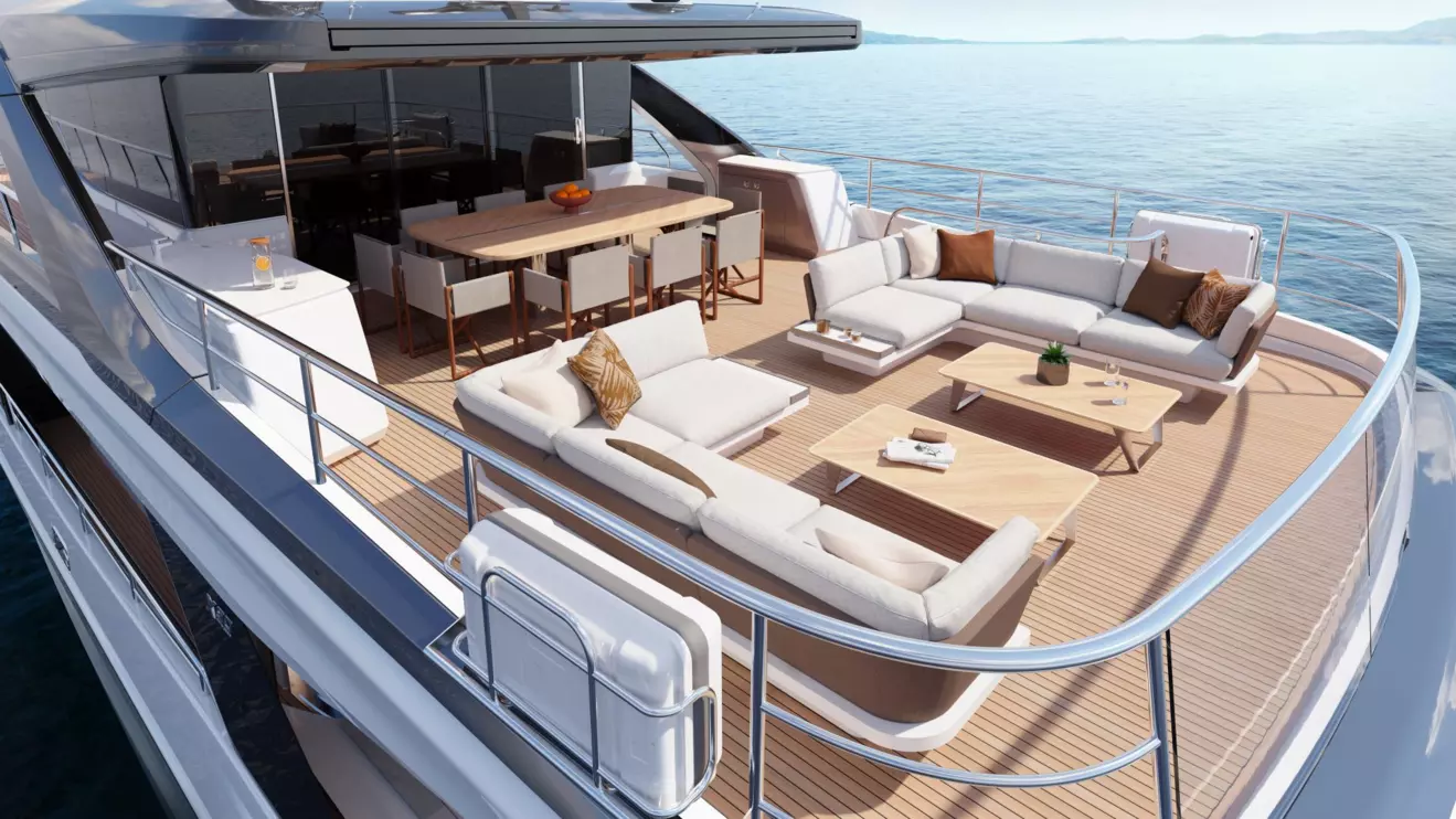 Princess X90 flybridge