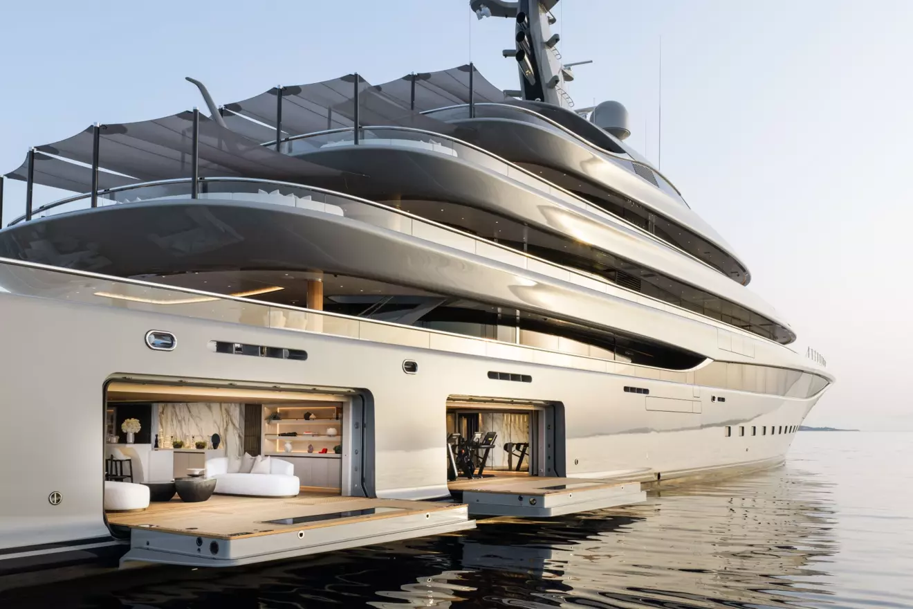 Lurssen Nixie - side view decks.jpg