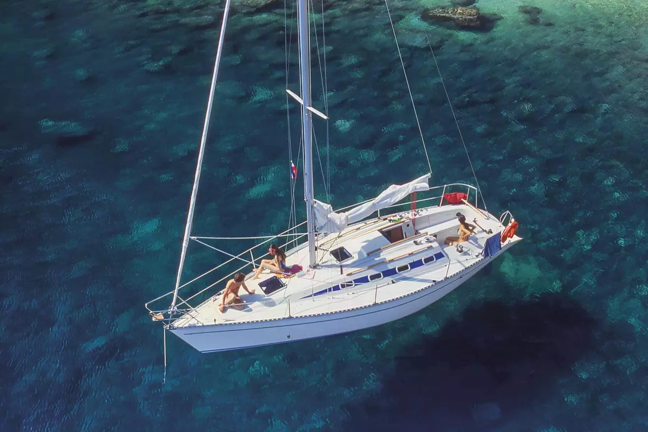 elan 31 at anchor