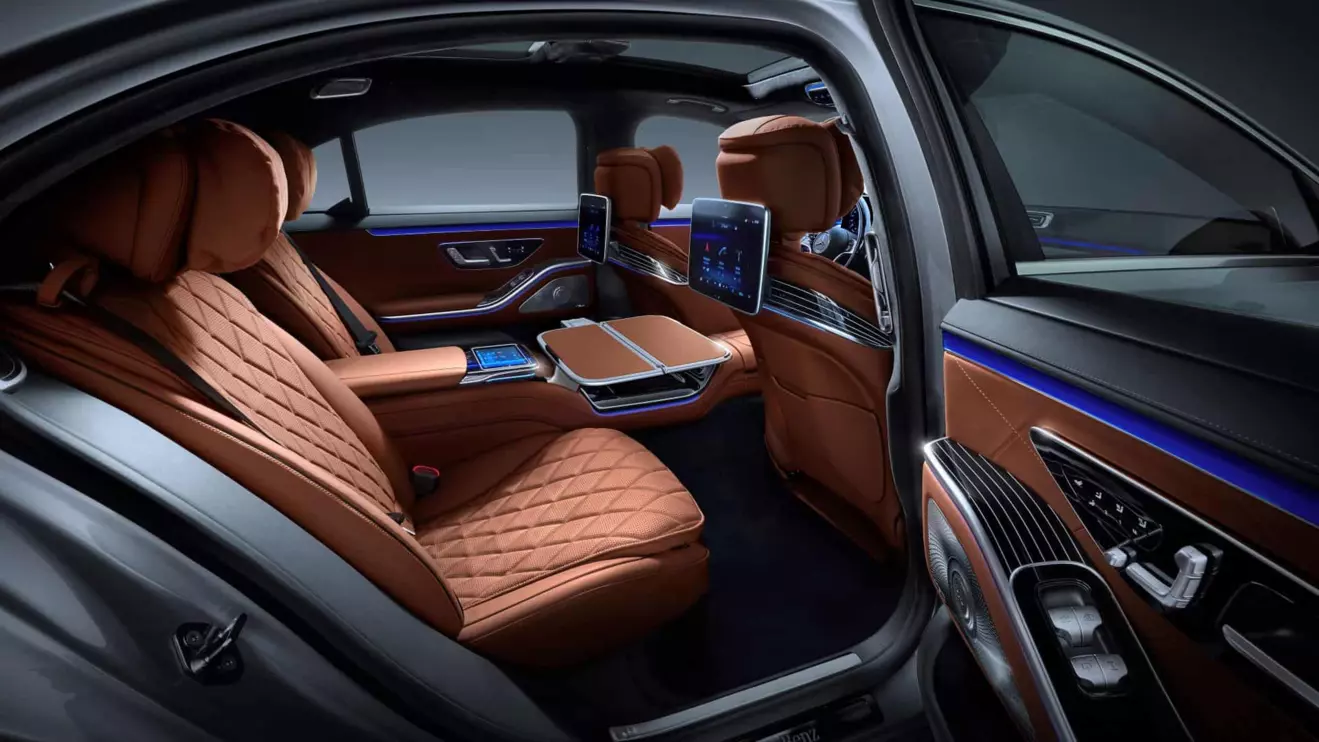 mercedes-s-class-2021-rear-seats-18.jpg