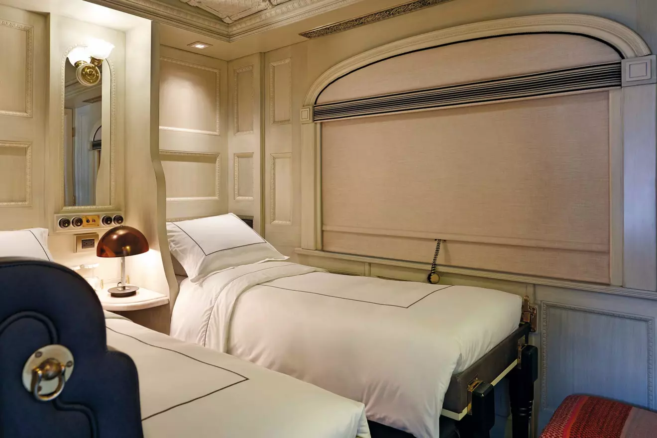 cabin-at-Andean-Explorer-00.jpg