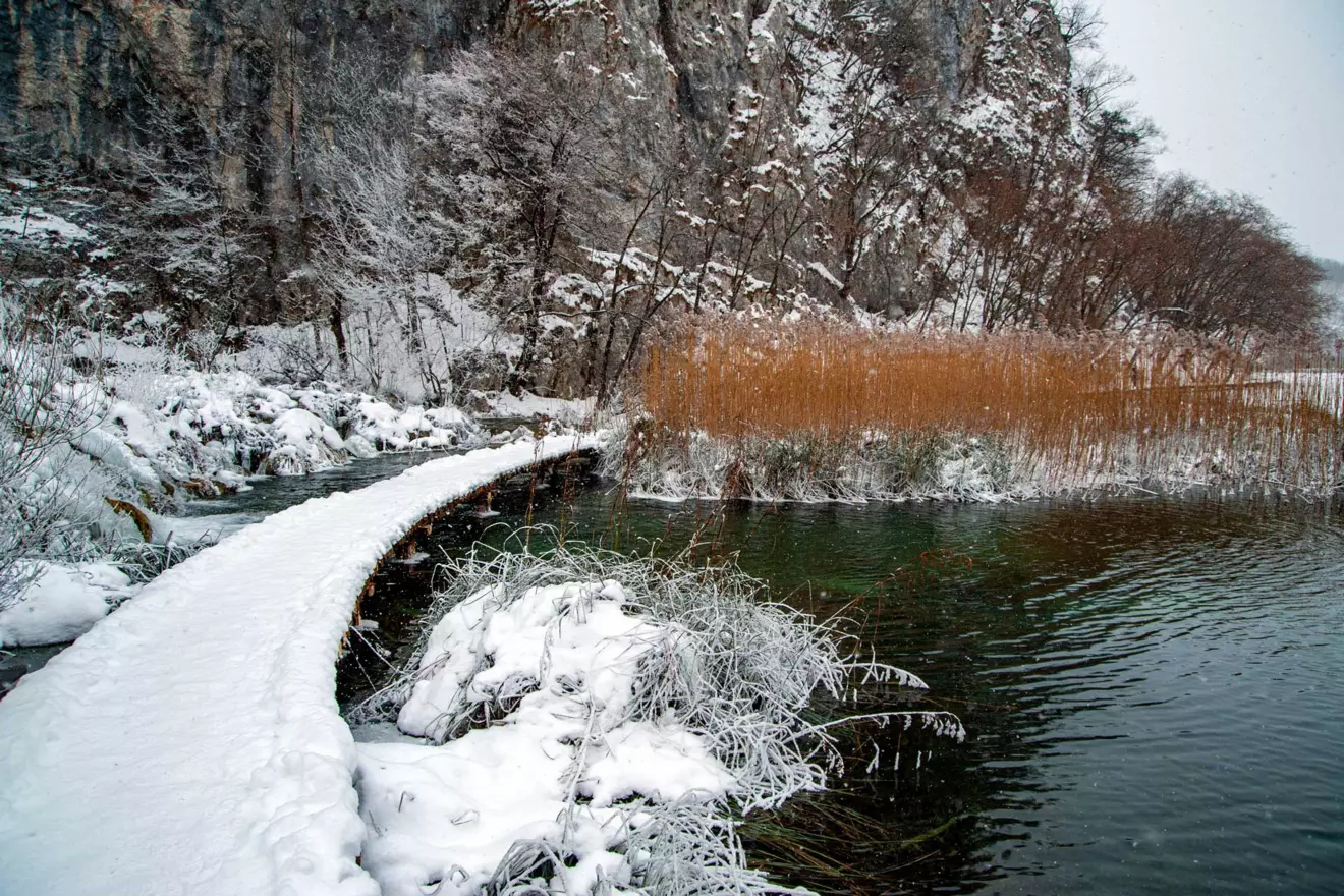 plitvice-lake-national-park-winter-darjan-pervan-01.jpg