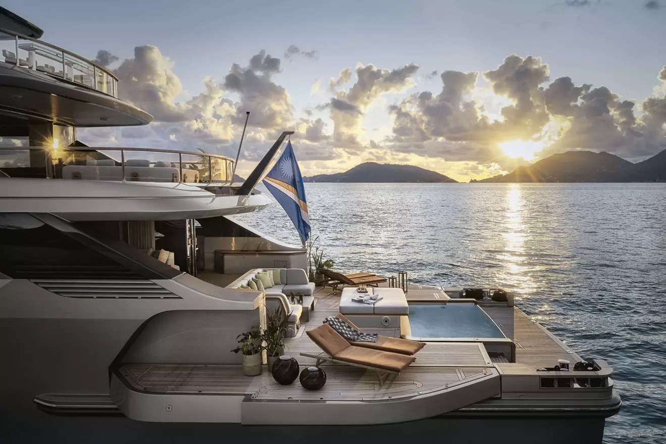 benetti-oasis-40m-aft-00.jpg