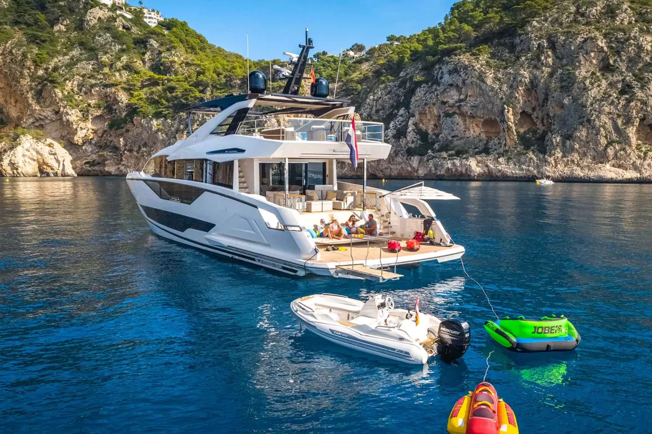 Sunseeker 90 Ocean motor yacht