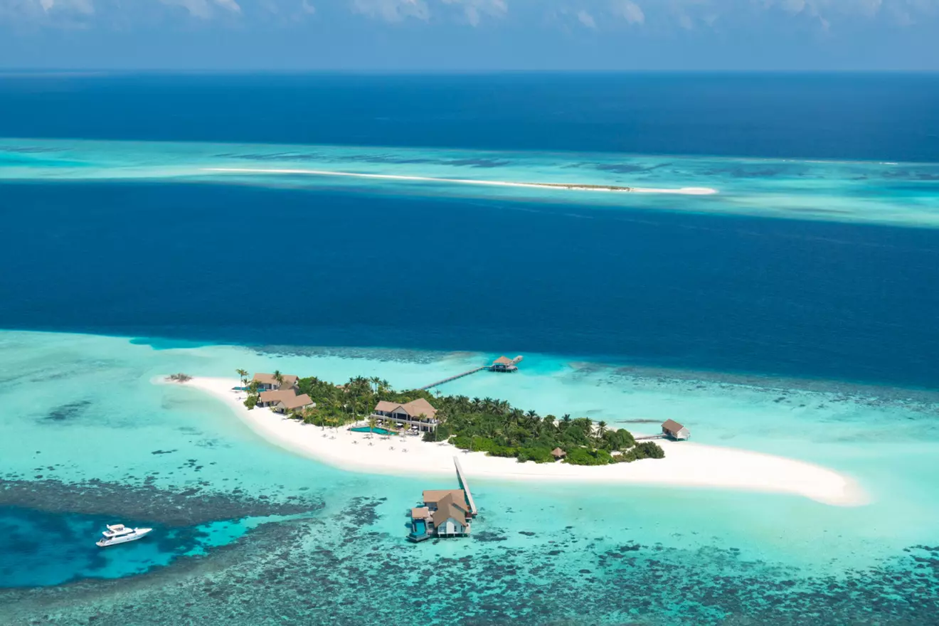 Four Seasons Private Island Maldives at Voavah