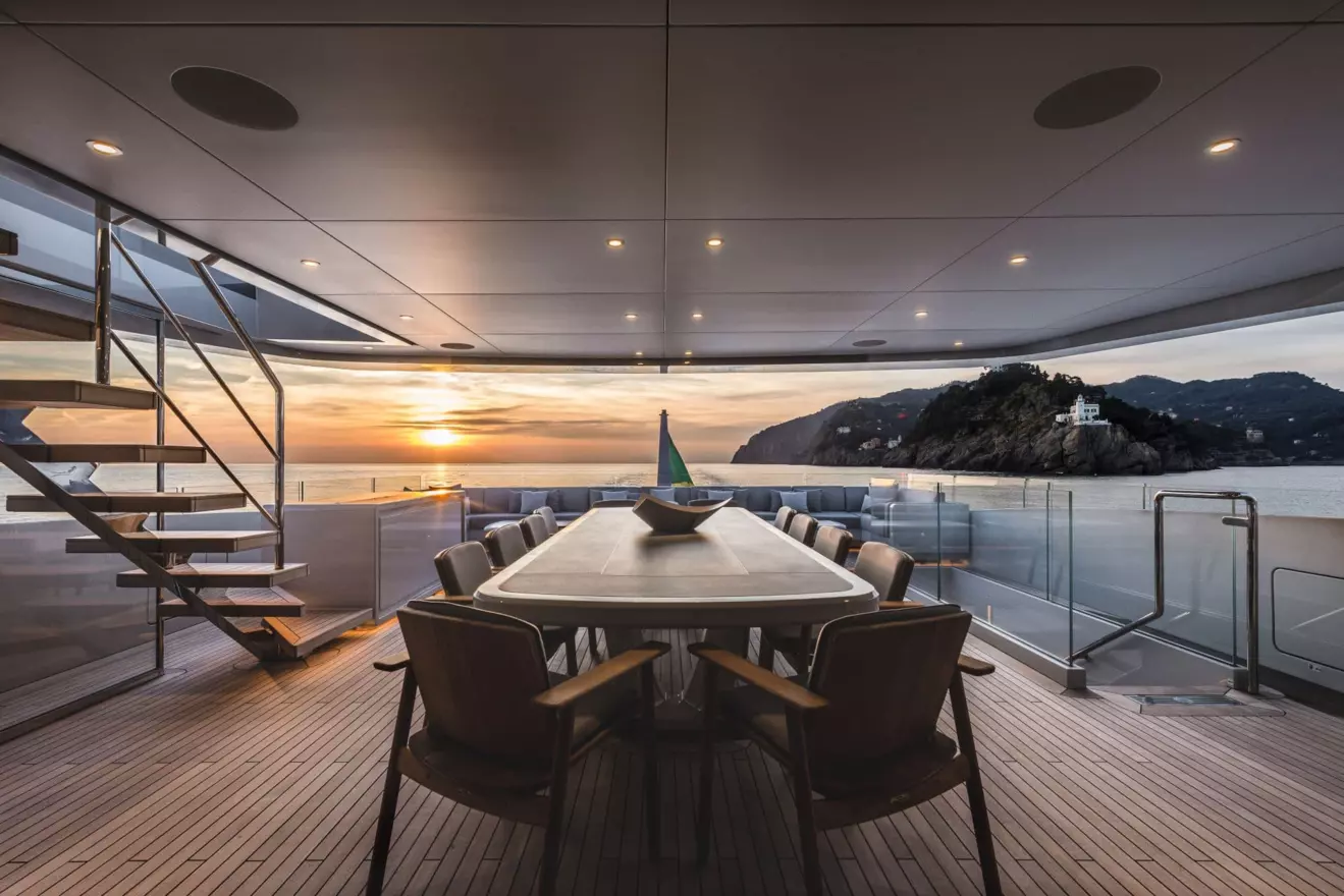superyacht-tankoa-kinda-5.jpg