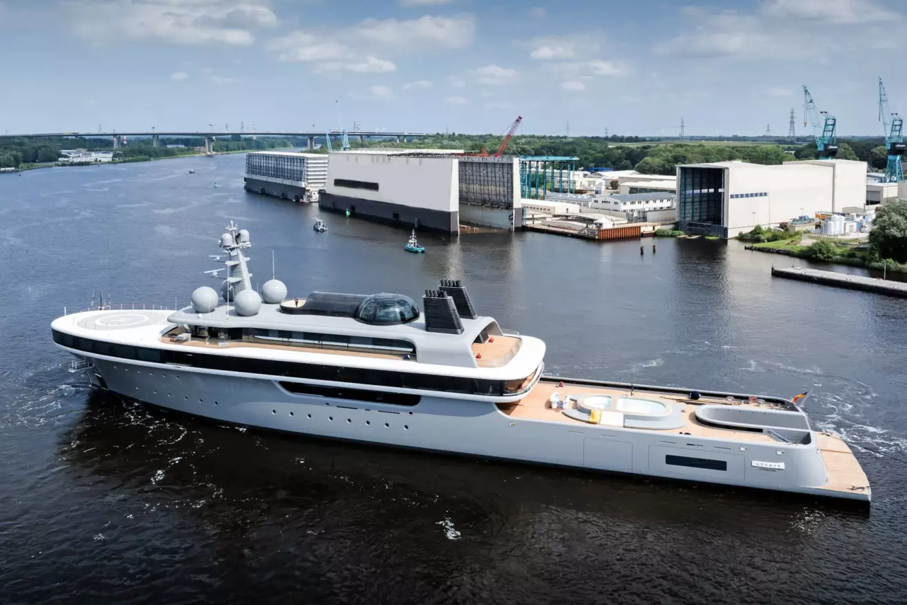 Lurssen Cosmos-4.jpg