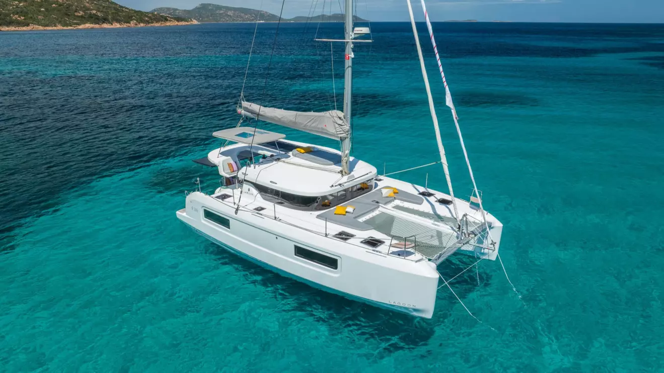 Lagoon 38- front view.jpg