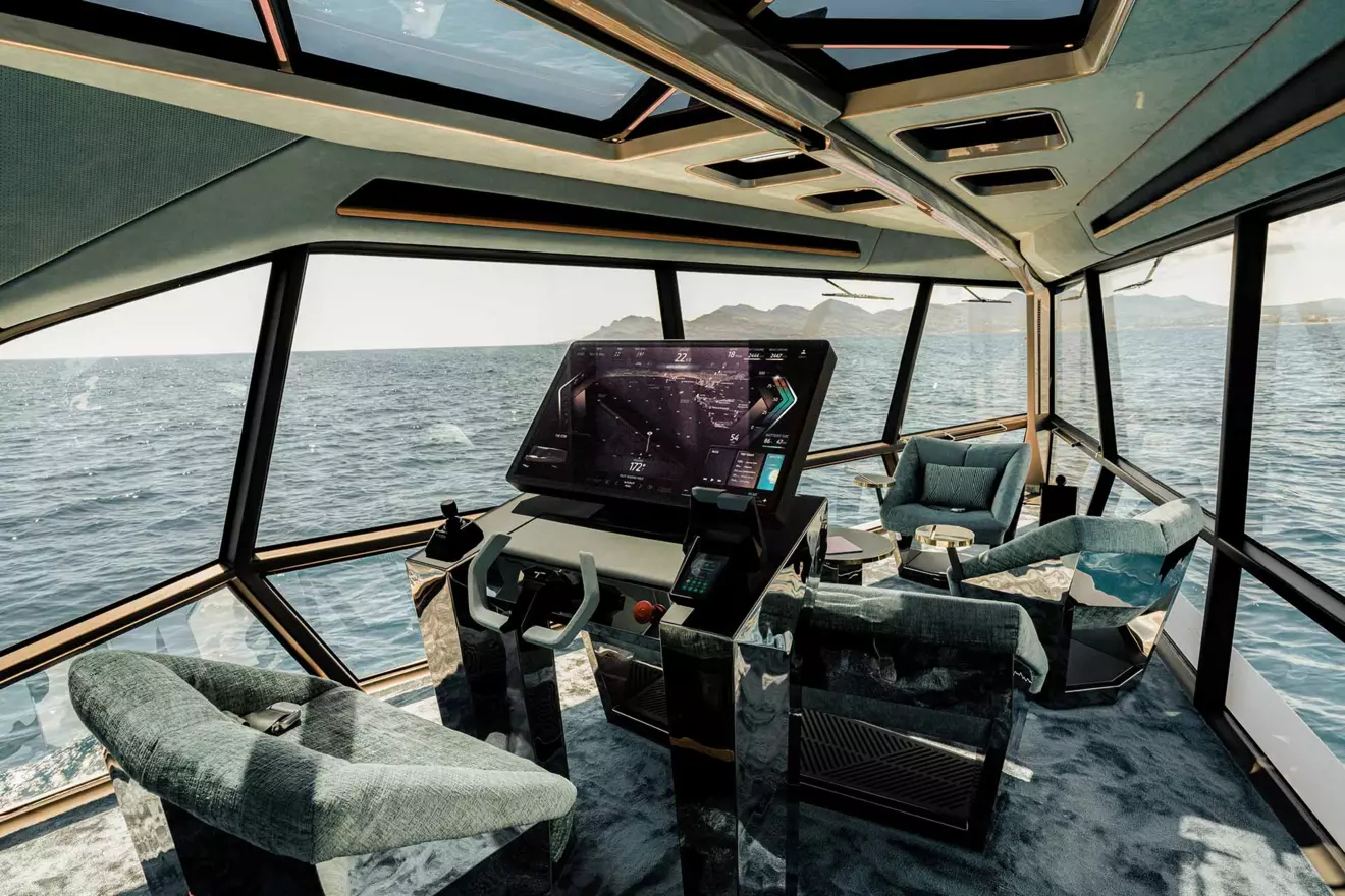 Tyde ICON interior