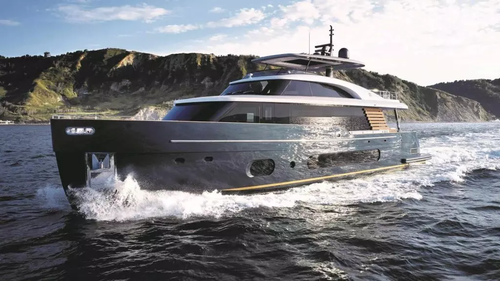 Crossover Yacht Azimut Magellano 25 Metri crusising