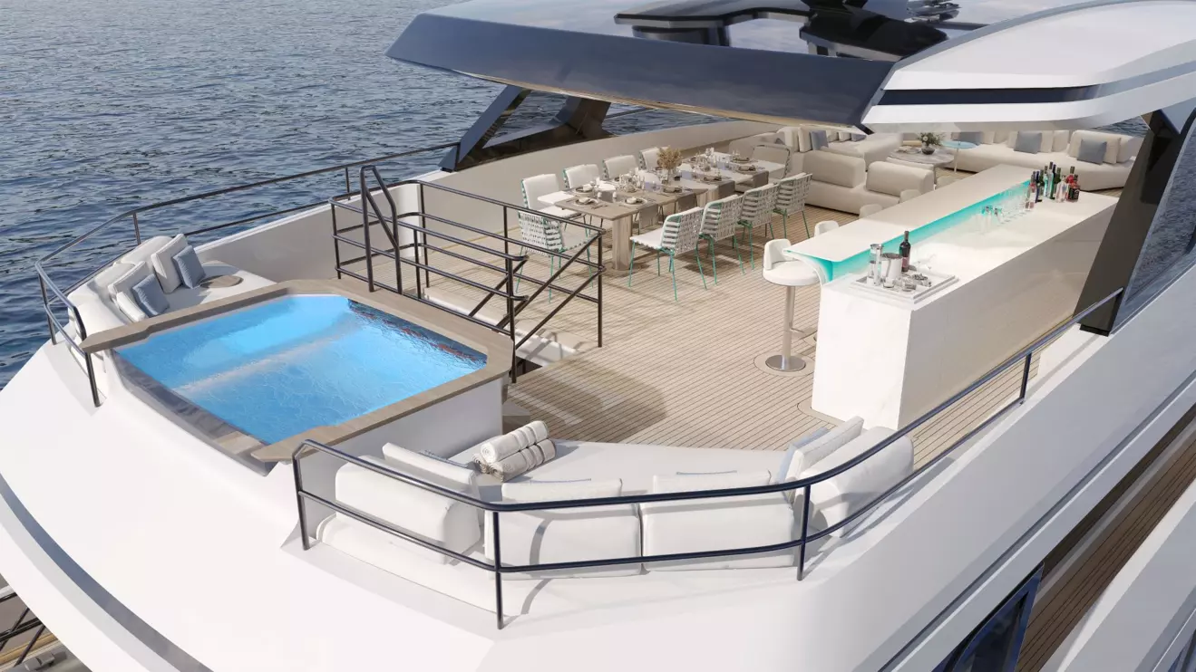 Piscina de la cubierta superior del Bering 110